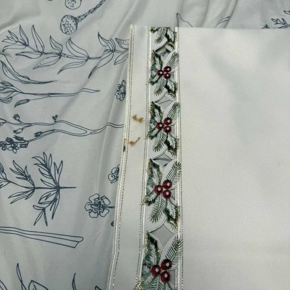 Vintage Christmas Table Runner Dresser‎ Scarf Bells Holly Ribbon